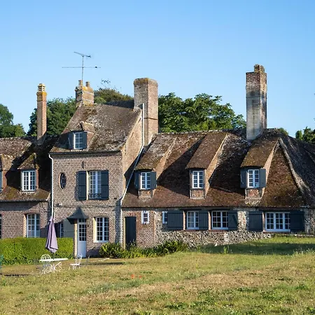 Le Cap Hornu מלון 3*