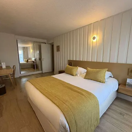 Le Cap Hornu Hotel 3*