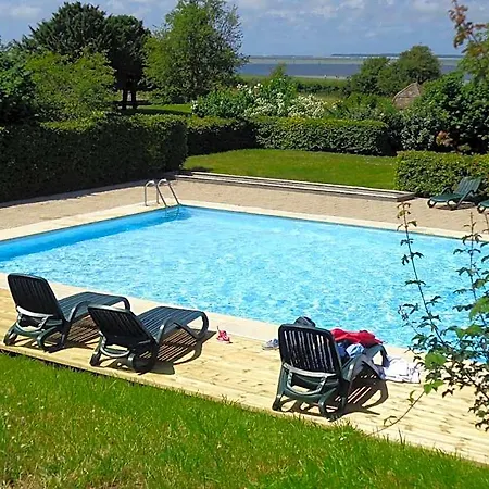 Le Cap Hornu Hotel 3*