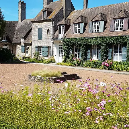 מלון Le Cap Hornu 3*