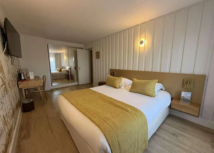 Le Cap Hornu Hotel 3*